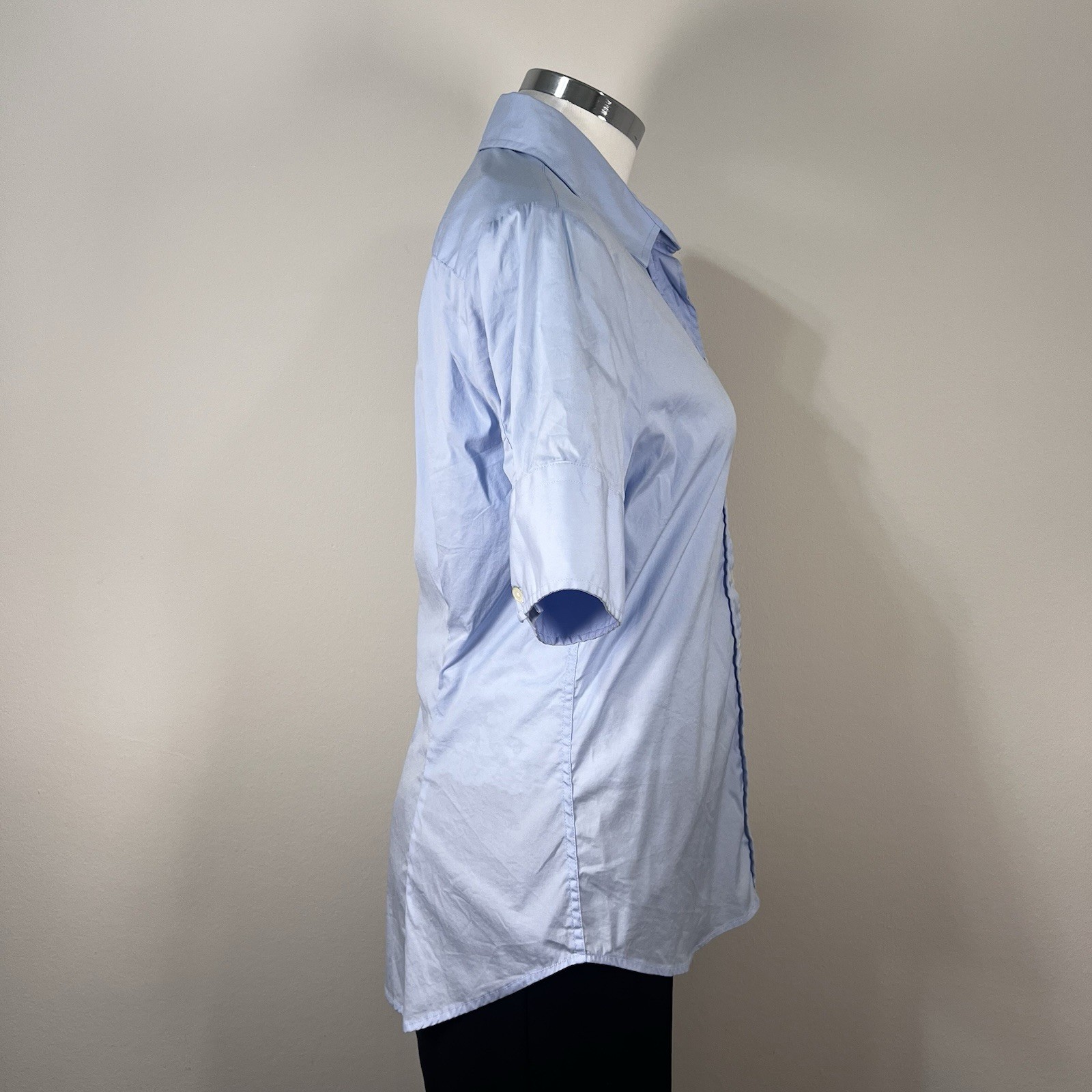The Shirt by Rochelle Behrens Short Sleeve Light Blue Classic Button Up Size M