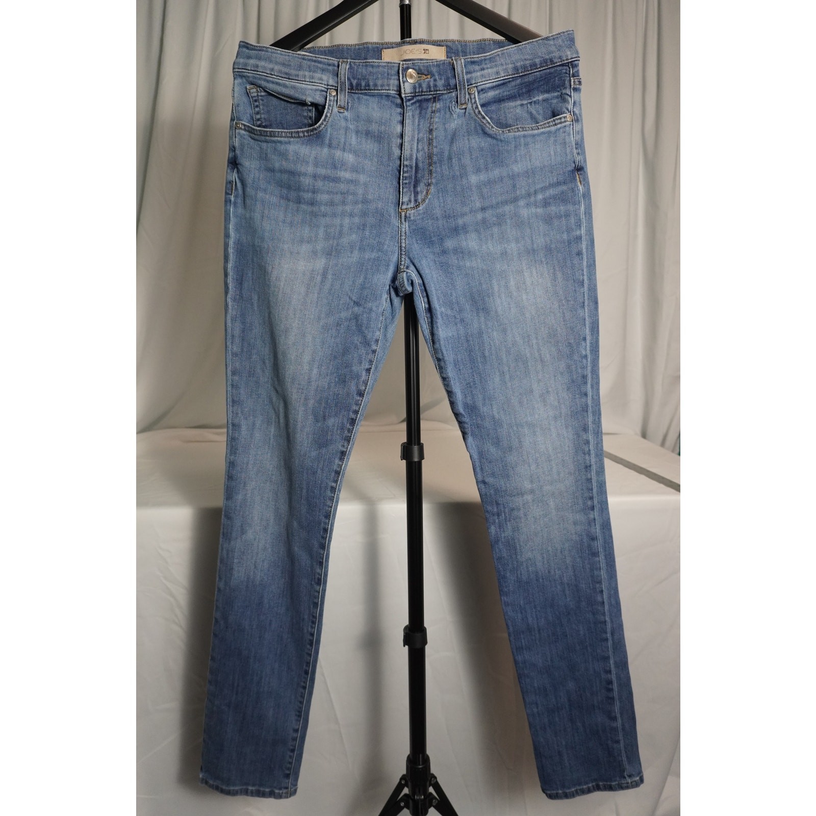 Joe’s Jeans Women’s Skinny Jeans – W34 – Medium Wash – Stretch Denim