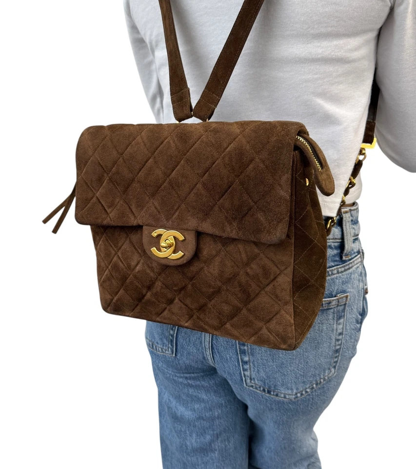 Bolso Mochila CHANEL Vintage Logo CC Gamuza Matelasse Turn Rock Marrón Dorado Foto 4 de 4