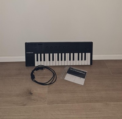 Native Instruments Komplete Kontrol M32 (mit Seriennummer für App/ohne Garantie)