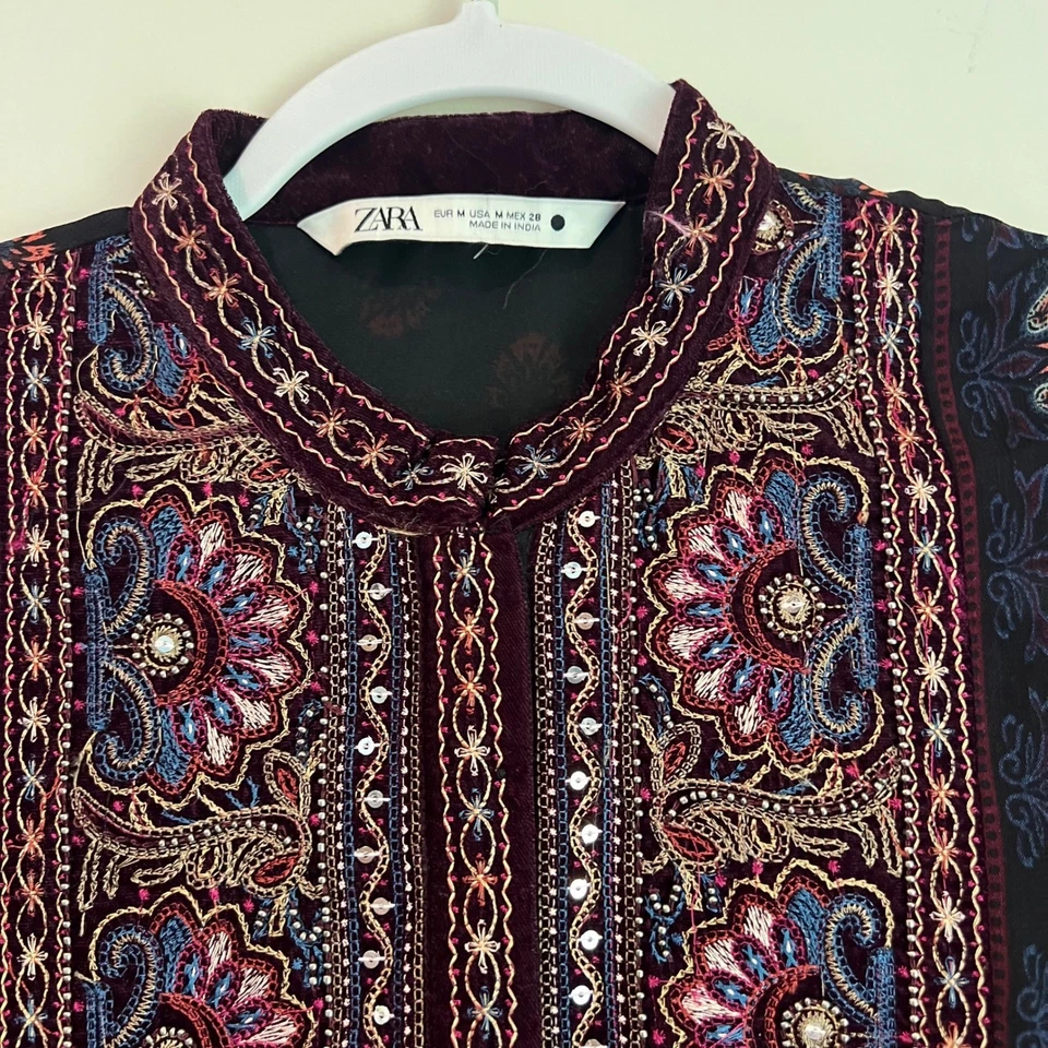 Mini Vestido ZARA Boho Hippy Corp Bordado Terciopelo Bordado Manga Larga Estampado Floral Foto 4 de 4