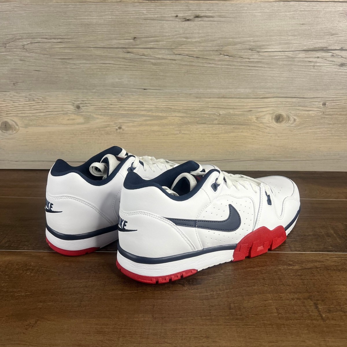 Nike Cross Trainer Low Gym Red Obsidian Mens Size 9.5 White Nike Cross Trainer Low Gym Red Obsidian Mens Size 9.5 White