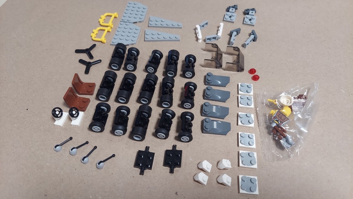 Lego 100 Piece Tire/Car Lot