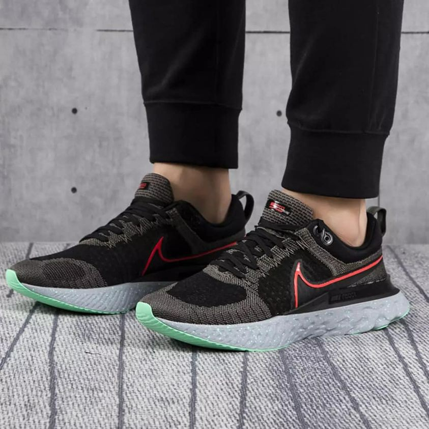 Men Nike React Infinity Run FK 2 Sneakers Ridger Rock Chile Red Black Size 9 New in Box