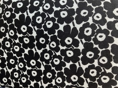 ゴールデンウィーク特価❗️marimekko マルチカバー Marimekko~Shower Curtain~Pikkuinen Unikko~Black/White~Floral~100