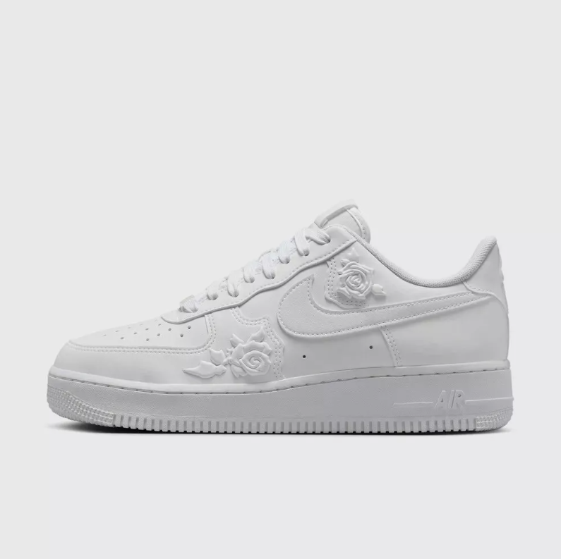 Nike Air Force 1 ホワイト　27cm Nike Air Force 1 '07 Roses Triple white Women HF2016-100