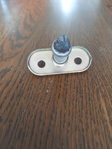 Schliesszapfen Motorhaube VW TAGA 311827507 Käfer? VW 1500?