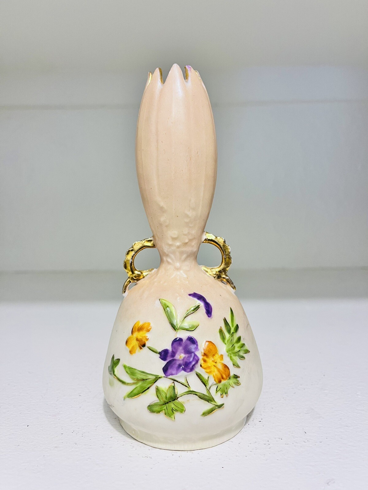ELEGANT HAND PAINTED VINTAGE FLORAL BUD VASE TRIMMED IN GOLD ~ #4810-24