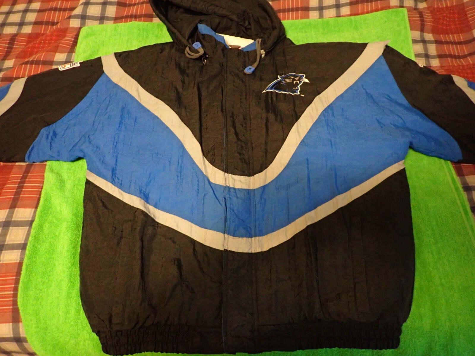 Picture 1 of 24
