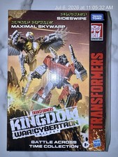Transformers Kingdom War for Cybertron Maximal Skywarp Sideswipe Battle Across