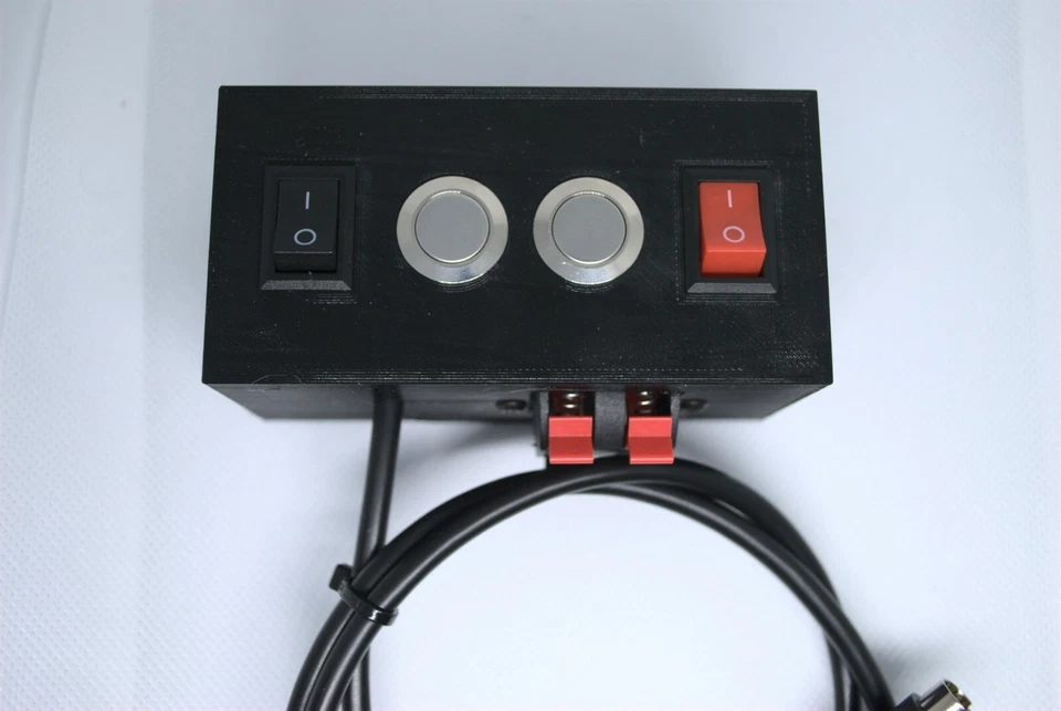 Customizable Apex Neptune Breakout Box 4 switches 2 push release connectors - Image 3 of 4