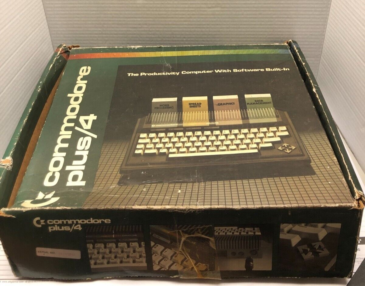 Vintage Commodore Plus/4 computer with Original box / INTEGRATED
