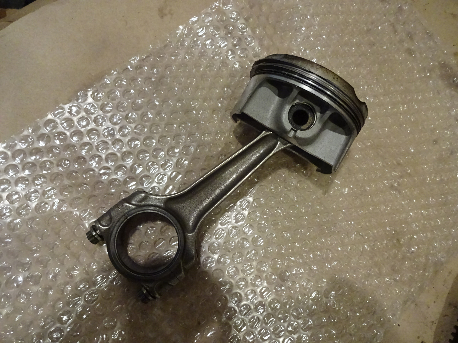 Maserati 4200, Quattroporte-RH Engine Piston & Con Rod Cyl# 1 -P/N 198410-192402