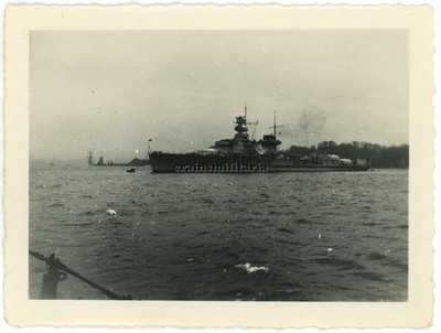 Orig. Foto Kreuzer Schlachtschiff Panzerschiff im Hafen