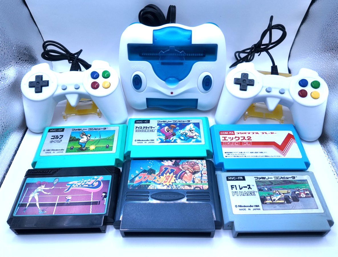 Famicom ゲーム機 本体とコントローラー2個 Famicom Compatible Console FC Player X2 + 6 Games 2 Controllers