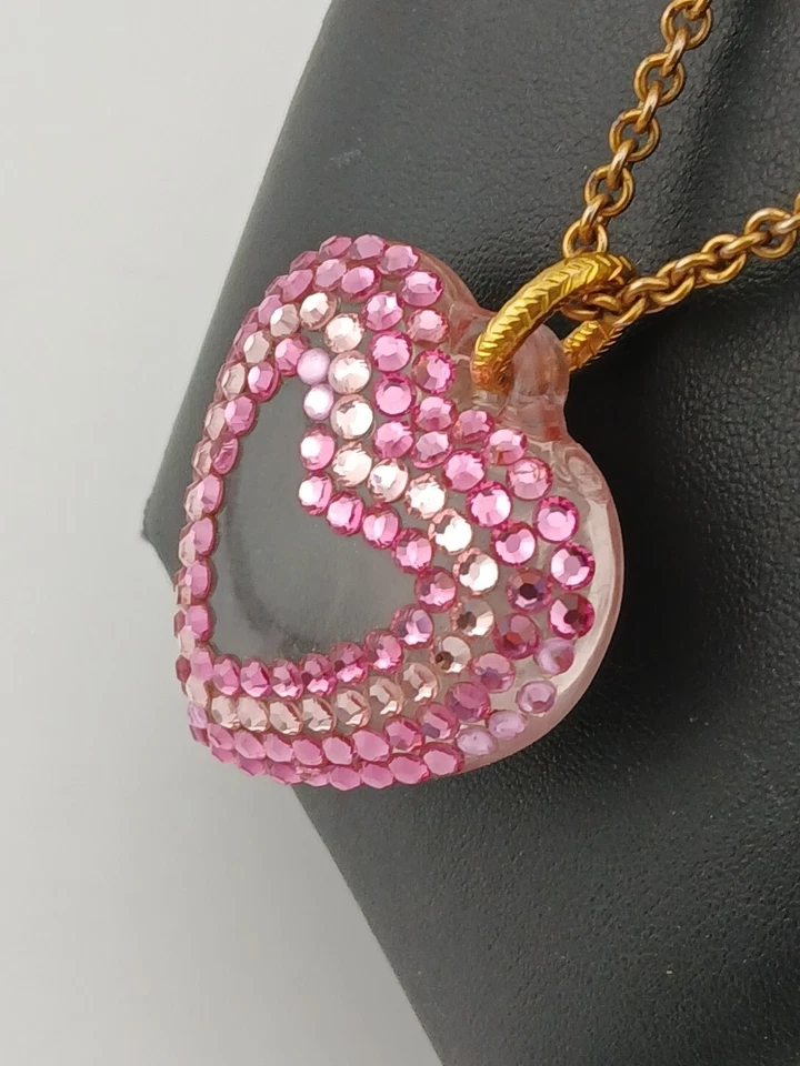 TARINA TARANTINO Collar Colgante Piedras Rosa Corazón Hinchado Lucita Tono Oro  Foto 4 de 4