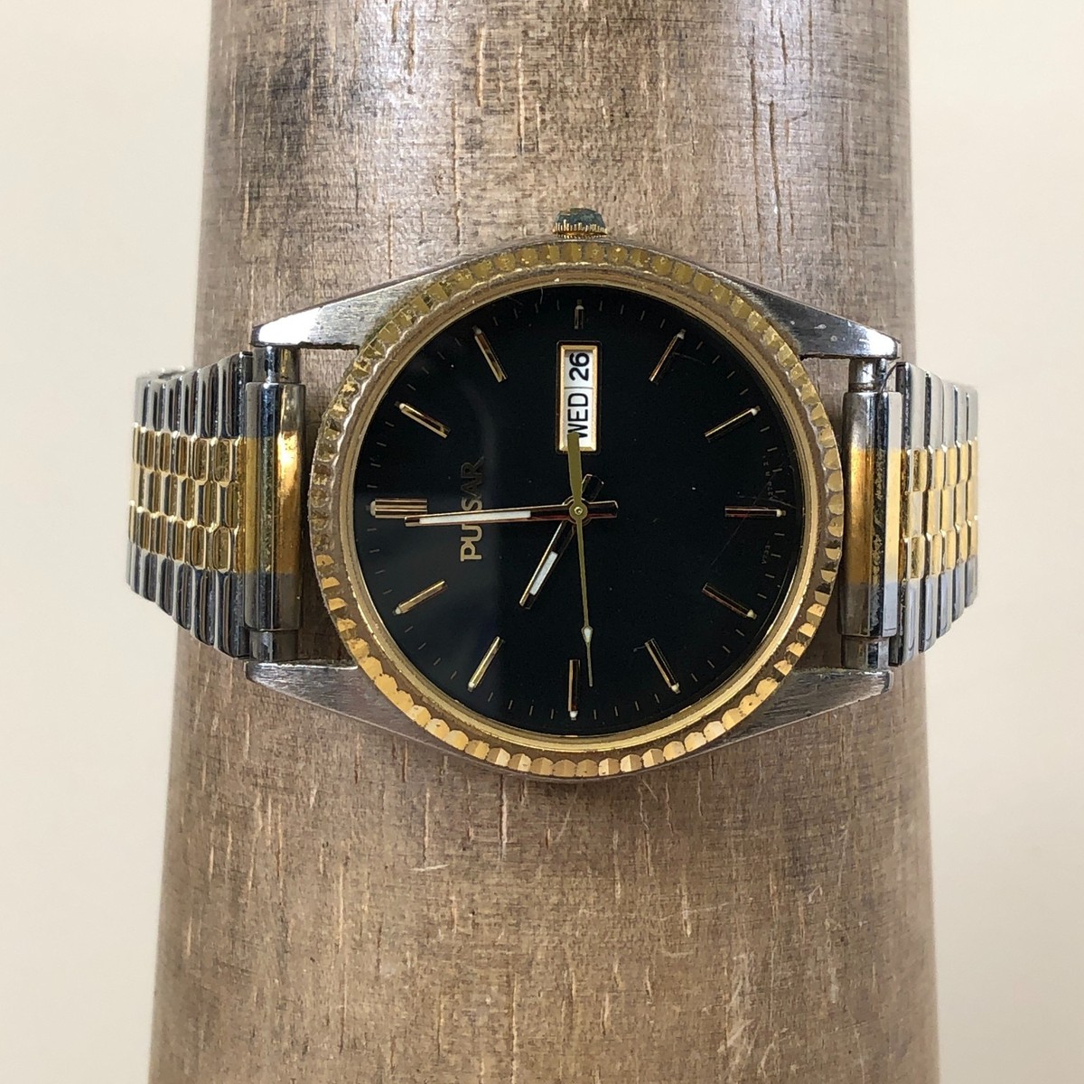 Mens Pulsar Calendar Day Date Quartz Two Tone Stainless Steel