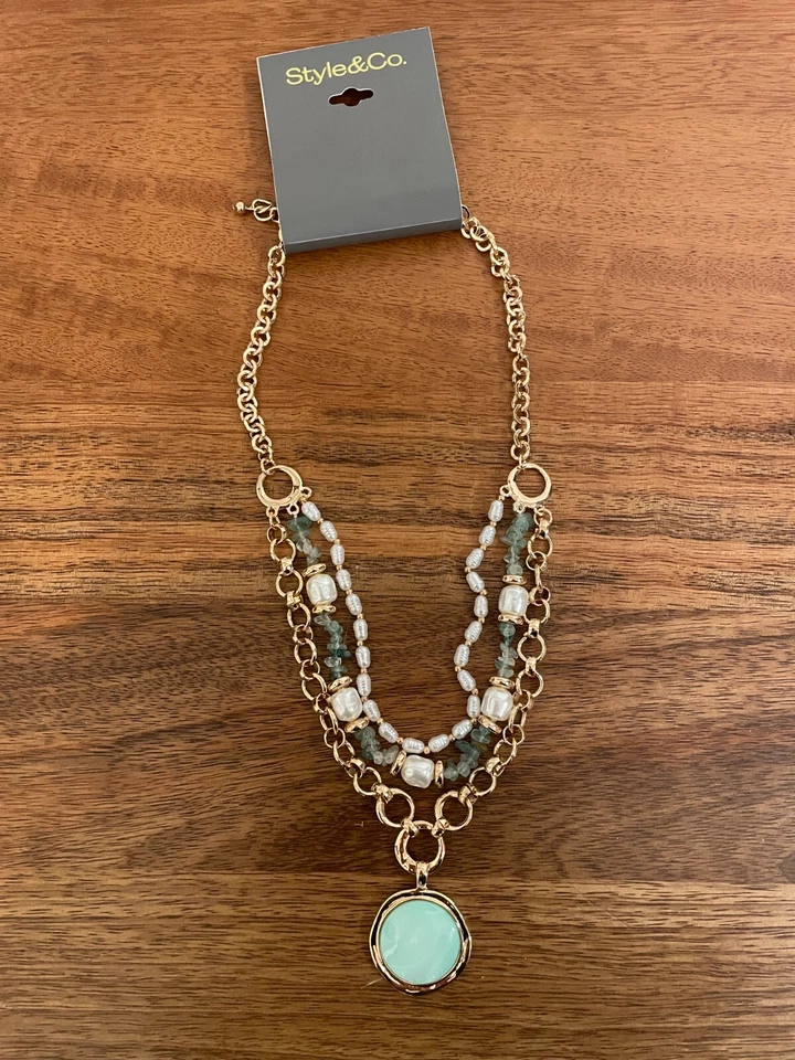 Collar colgante de varias filas con cuentas verde/turquesa, dorado, en capas Foto 2 de 2