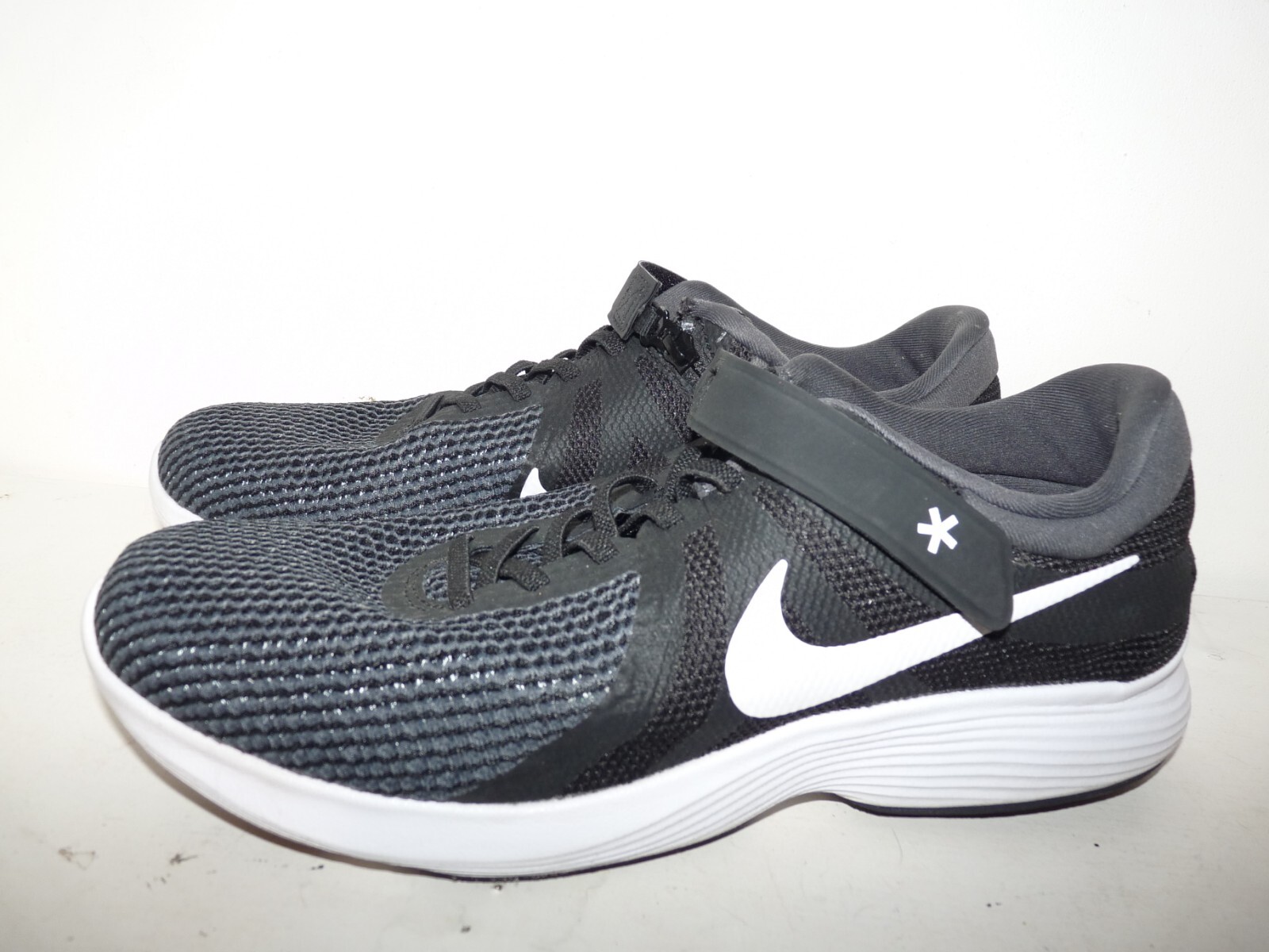 nike revolution 4 flyease mens