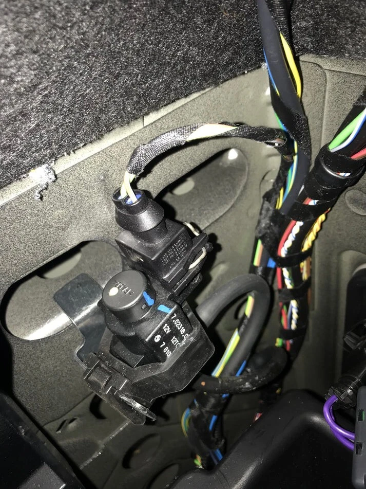 Valvetronic Designs Kit de controlador de válvula de escape/aletas estilo vacío para BMW Foto 2 de 3