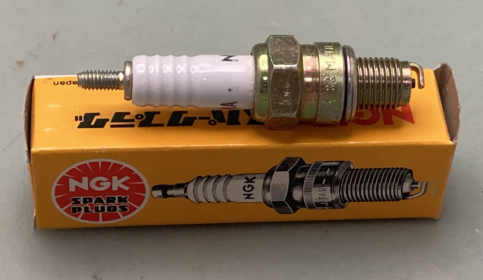 Qty 2 New Genuine NGK C6HA Spark Plug