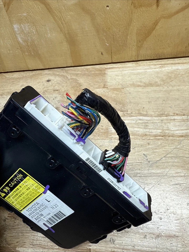 2003-2004 Lexus GX470 Brake ABS TRC VSC Control Module Unit OEM 89540-60300 - Imagem 4 de 4