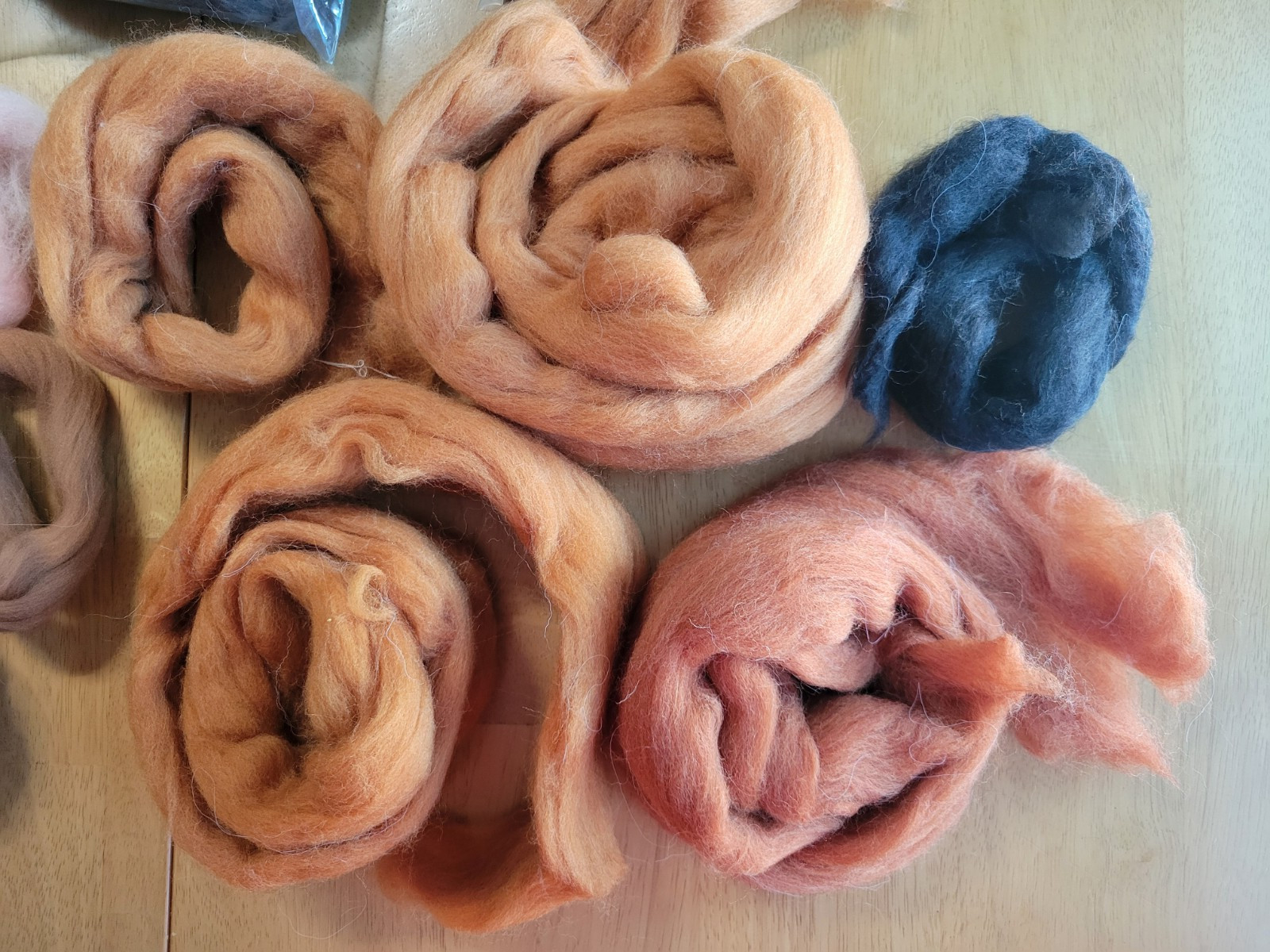 Fiber Arts, Felting Wool Destash Lot. Merino wool roving, earthtones, variety