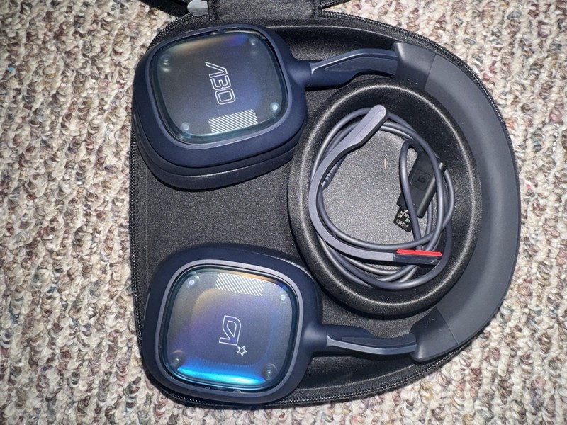 Logitech G Astro A30 Lightspeed Wireless Gaming Headset Navy/Red