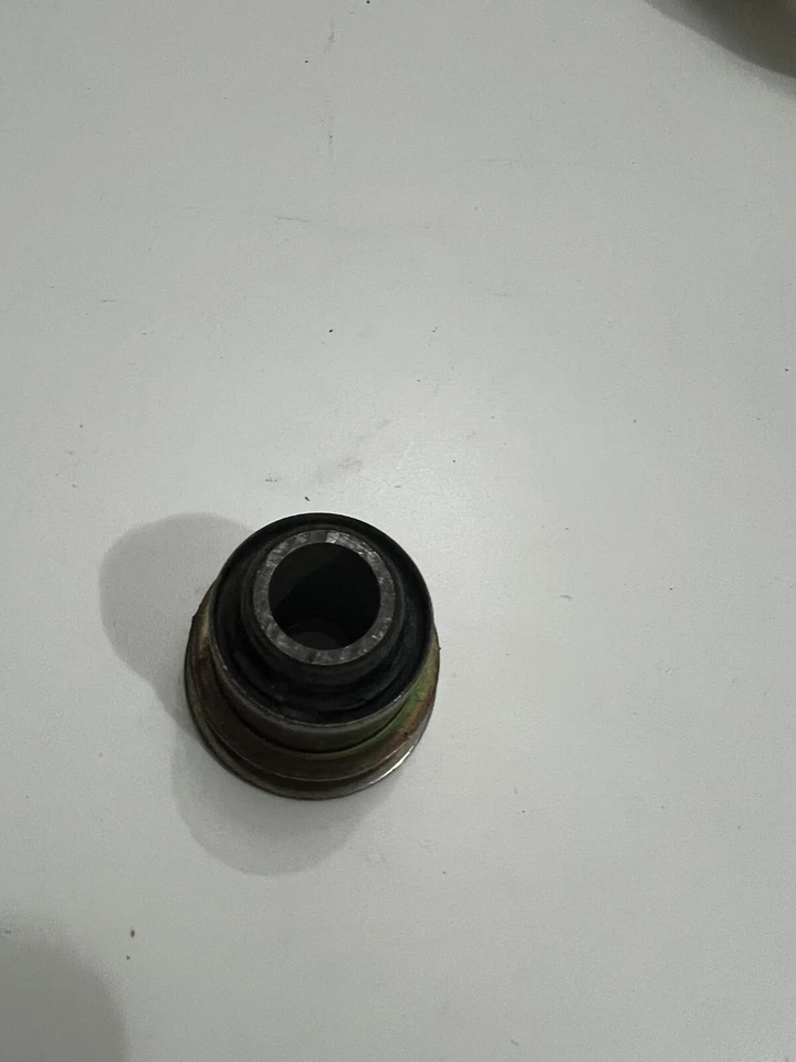 Buje de cremallera de dirección nuevo para 300 Dodge Intrepid Chrysler 300M LHS P/N 5014740AA Foto 4 de 4