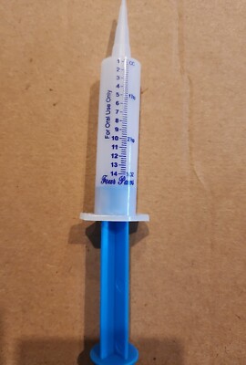 Four Paws Healthy Promise Easy Feeder Pet Feeding Syringe