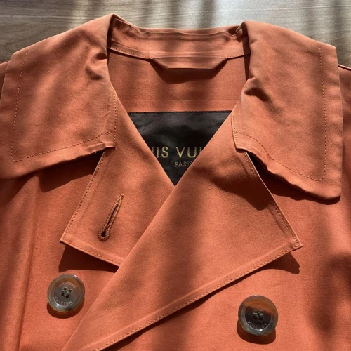 LOUIS VUITTON（LV） Cappotto LOUIS VUITTON arancione McIntosh gommato taglia 38 moda donna autentico