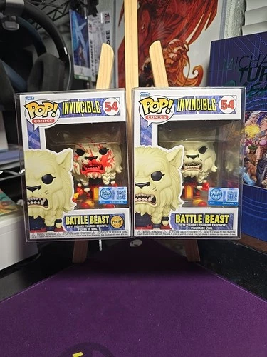 FUNKO POP COMICS INVINCIBLE 54 BATTLE BEAST CHASE & COMMON WITH POP PROTECTOR .