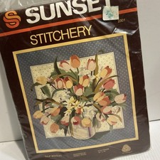 Vtg Sunset Stitchery Tulip Bouquet Kit 16  x16  100 Pure Wool Nancy Rossi/150e