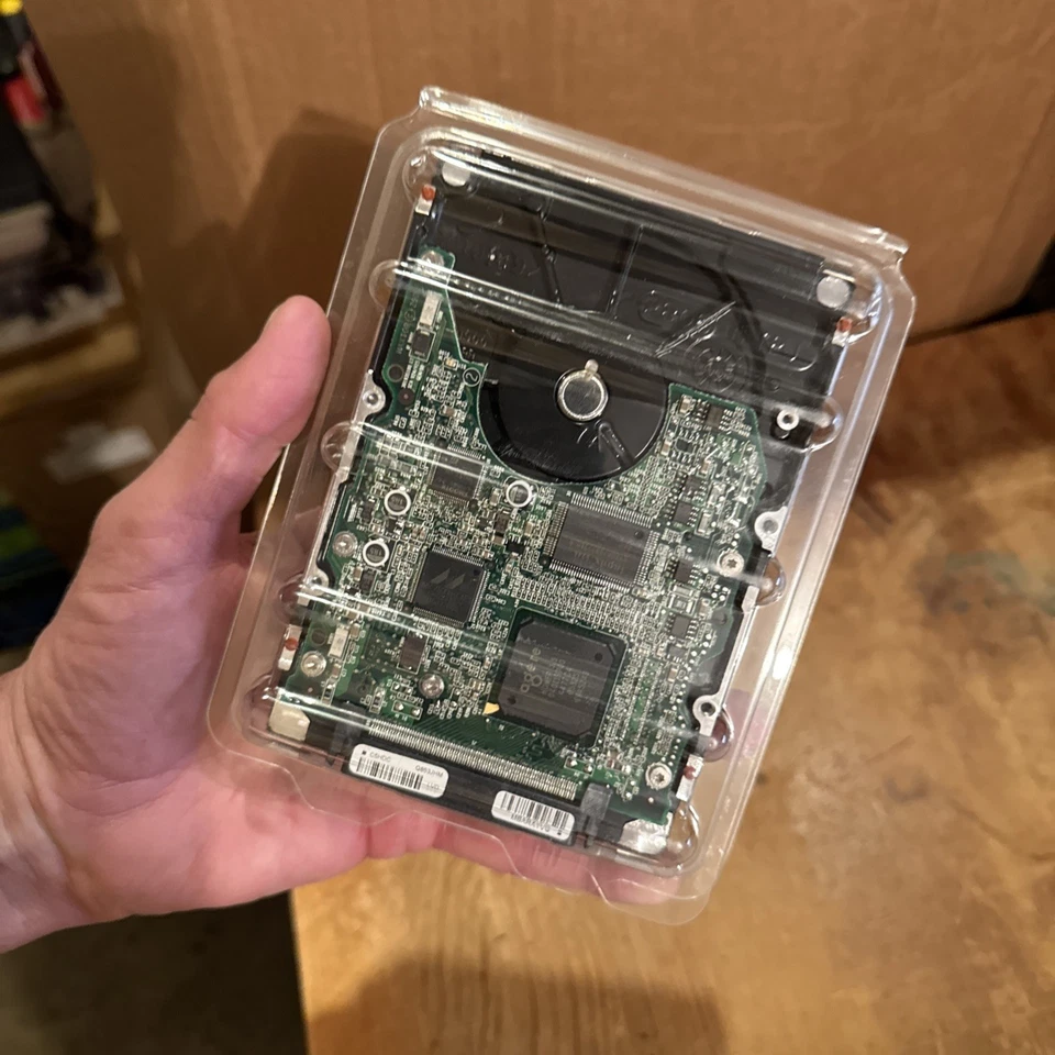 Maxtor 73GB 10k 8MB Ultra320 SCSI ATLAS 10K V 8D073L0025811 3.5" New - Image 4 of 4