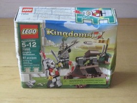 Lego 7950 Knight's Showdown * Kingdoms * Lion & Dragon Knight NEW  (damaged box)