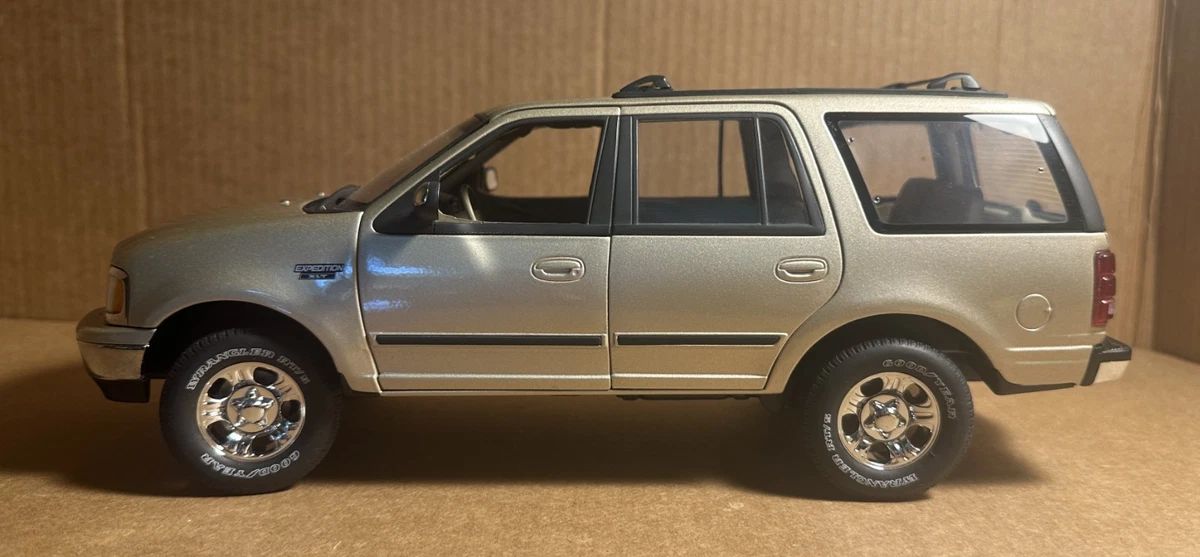 UT Ford 1:18 Scale Diecast & Toy Vehicles for sale - eBay