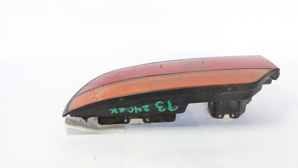 1989-1993 NISSAN 240SX REAR LEFT DRIVER SIDE TAIL LIGHT OEM - Image 3 of 4