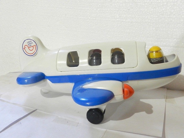 weeble wobble airplane