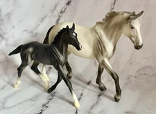 Breyerfest 2010 SR Stage Mom & Child Star Giselle Gilen Mare & Foal Set 1/1200