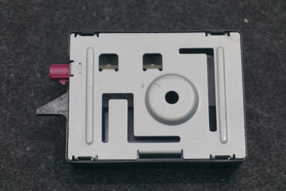 Rear HiFi Audio Sound Antenna 932573502 BMW 8-Series M850i 840i G15 G16 19-2020 - Image 3 of 4