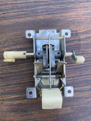 Vtg KITCHENAID Hobart KDS-17 DISHWASHER Door Latch Lock 81305 Y OEM