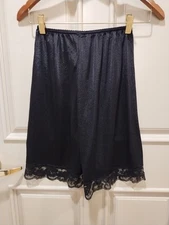 Underworks USA Made 4823 Small Black Slip Shorts Soft Nylon Vintage Lace Bottom