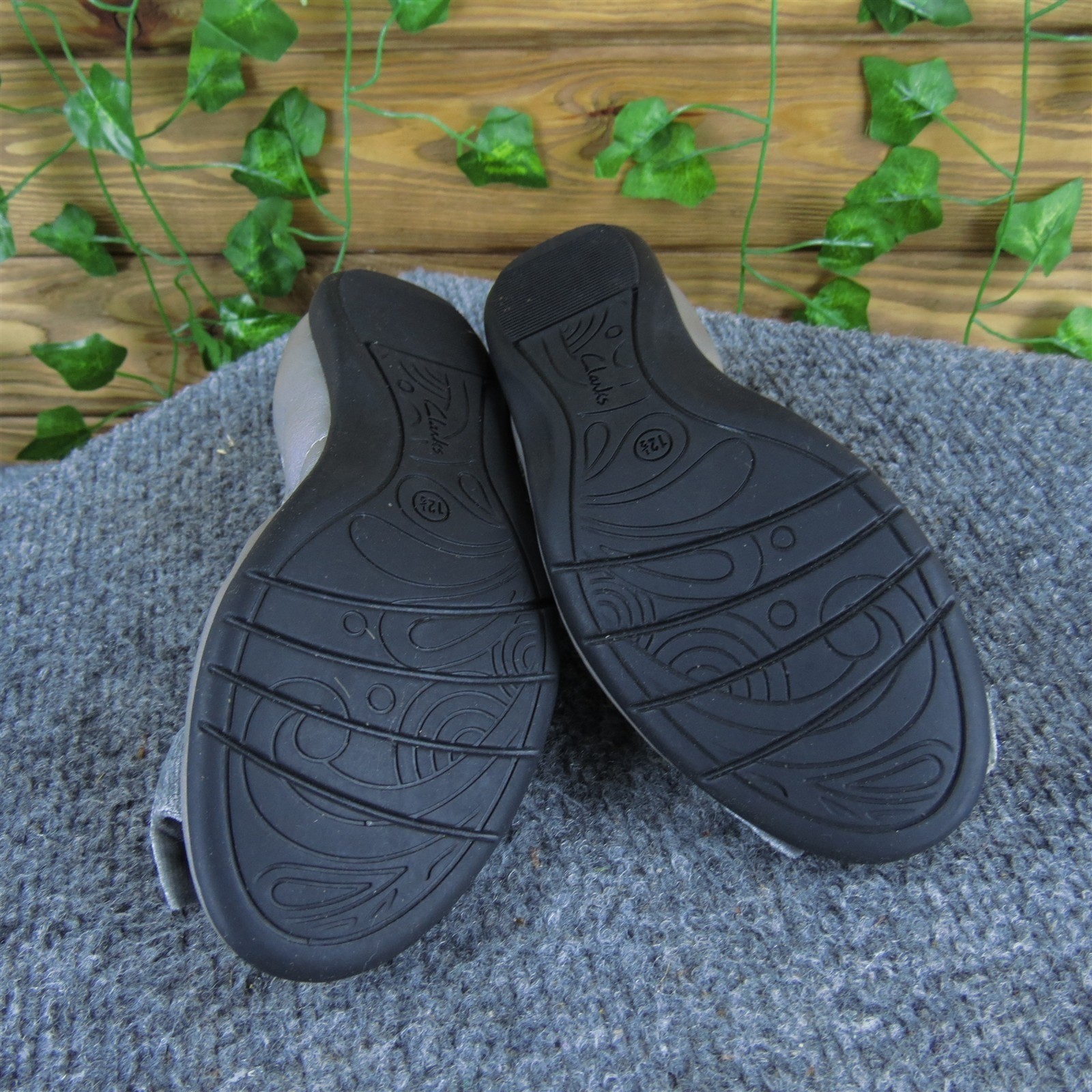 Clarks Mary Jane Bow Girl Y 13 Medium Flat Brown Leather Slip On