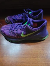 Nike KD 8 Suit Kevin Durant Size 6 Purple Green Low Top Basketball Shoes