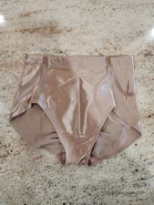 New Women's SPANX 40086r Cafe Au Lait Booty Lifting Brief Panty Size S
