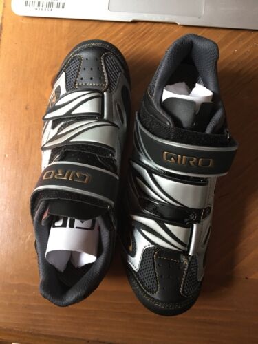NEW! Giro Reva Women's  Shoe Size 37eu/ 5.75 black/ Silver /gold - Picture 1 of 3