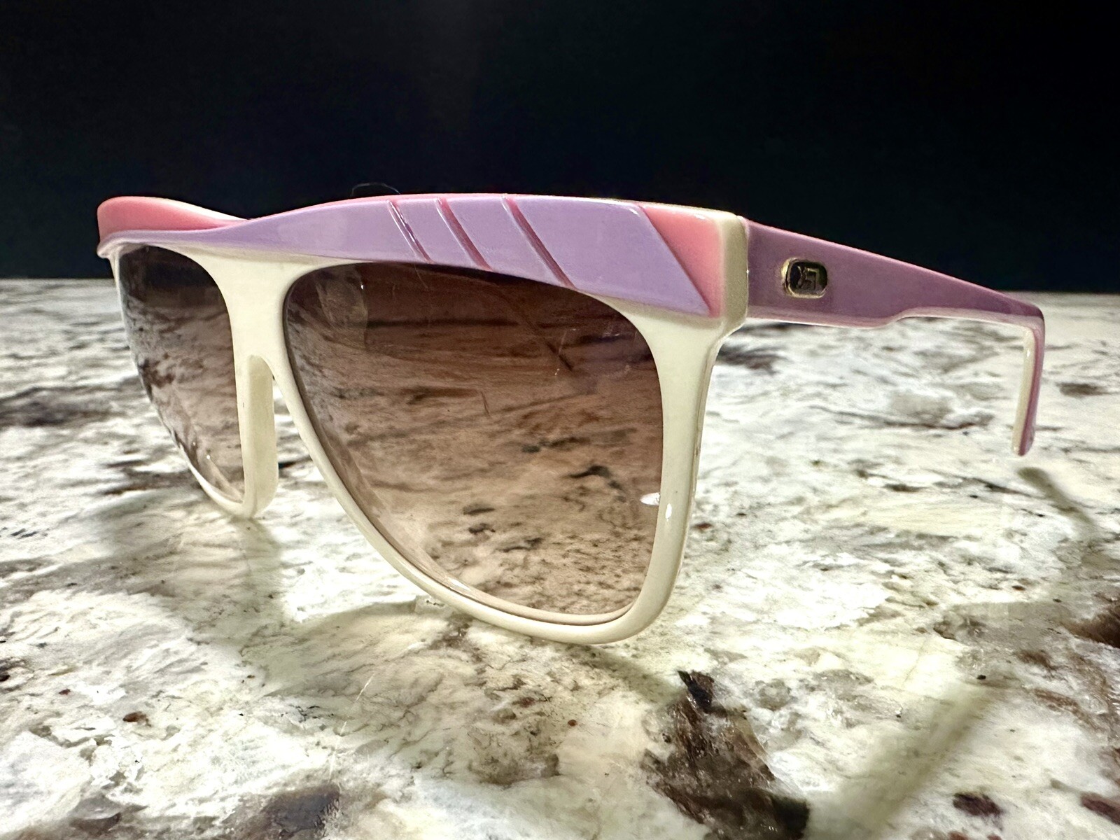 Occhiali da sole vintage anni '80 YSL Yves Saint Laurent 181 top piatti bianco rosa viola