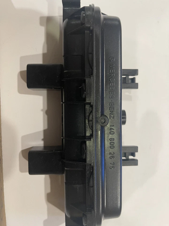 Mercedes Benz Genuine W140 Trunk Vacuum Element 1408002675 New - Image 4 of 4