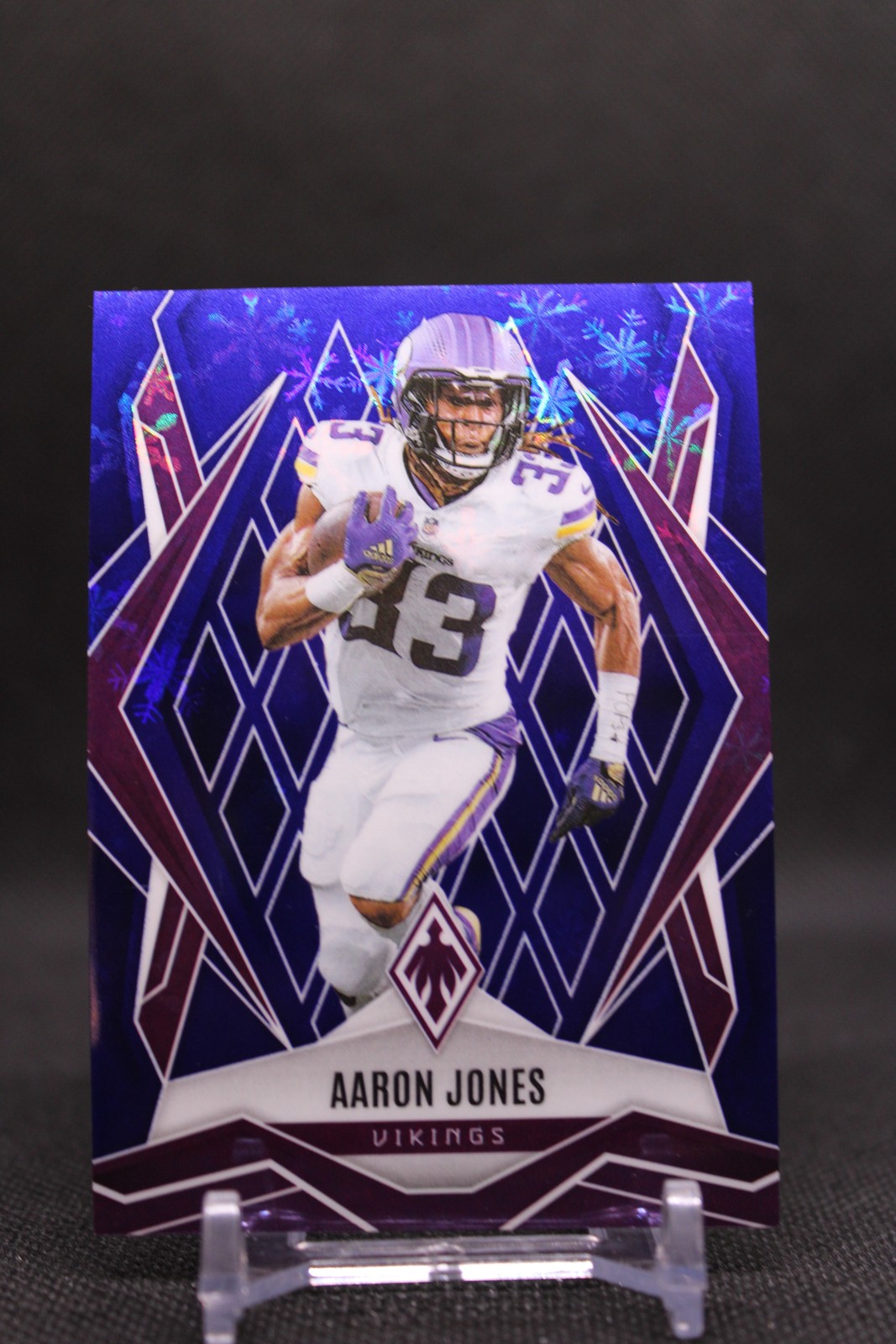 Aaron Jones #85 2025 Panini Phoenix Blue Winter Prizm SN/199