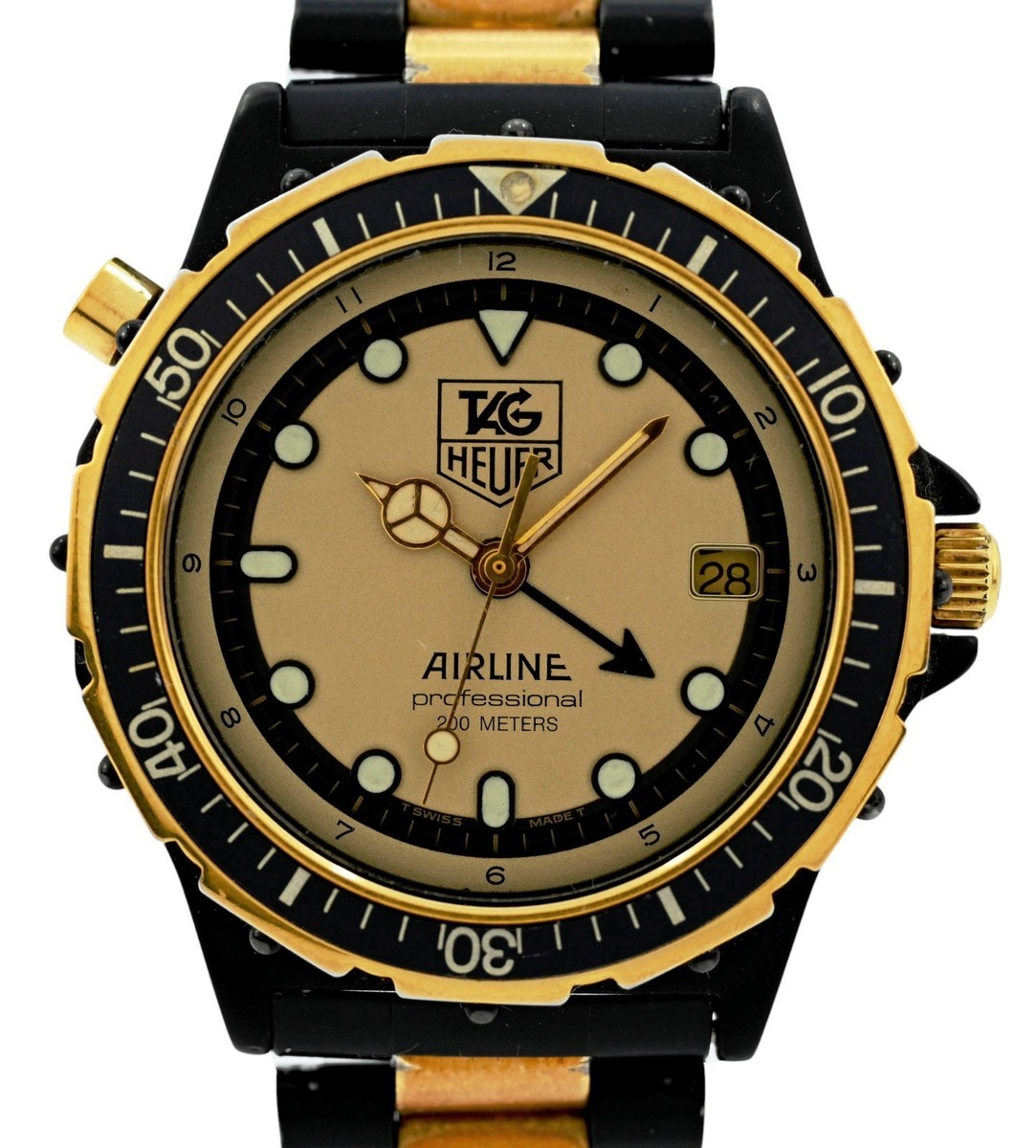 TAG Heuer ラバーベルト 時計 黒金 Tag Heuer 35mm Men's Black PVD/ Gold Airline 12h Dial GMT Watch